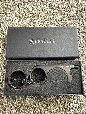 Black No-Touch Door Opener & Stylus Keychain